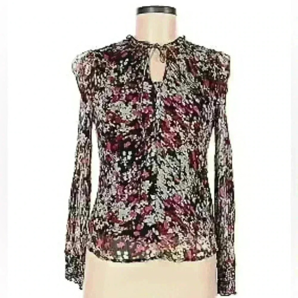Esqualo Floral, Long-sleeve Top with sheer sleeves.  Sheer outer with soft rayon - Picture 1 of 4